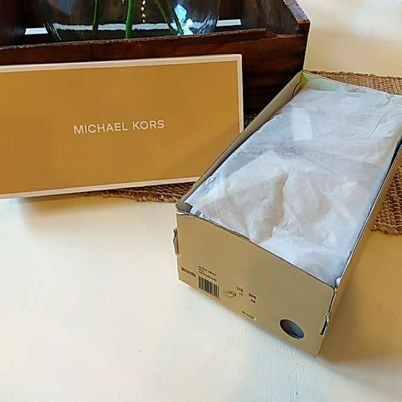 *1 LEFT* MK Black Bow Jelly Sandle - Picture 5 of 7